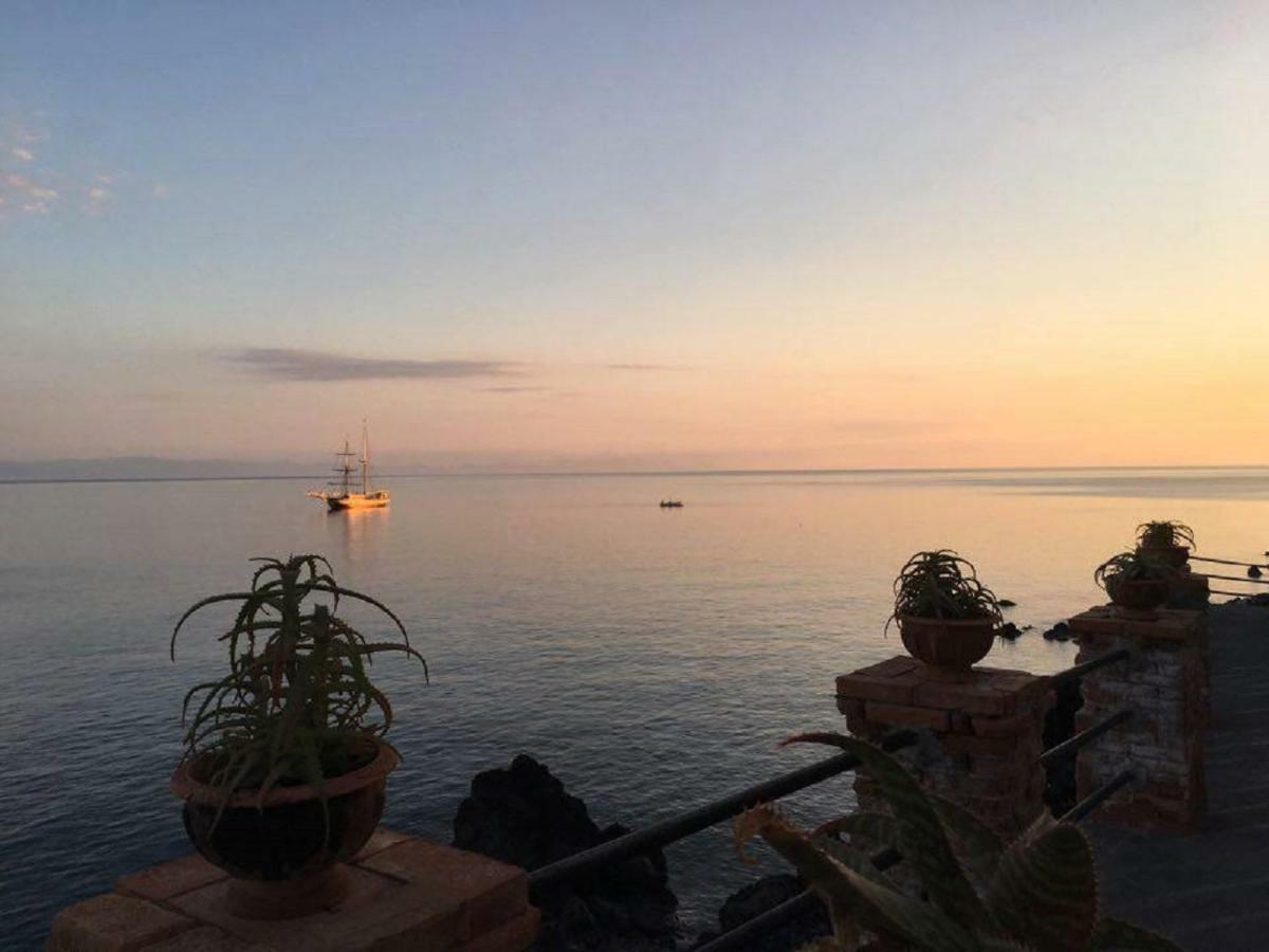 Hotel L'Ariana Isole Eolie - Una Esperienze Leni Exterior foto
